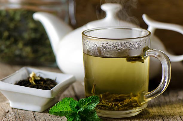 Sencha green tea leaves for beginners - how to get into tea with gentle Japanese green tea varieties perfect for tea starter kit